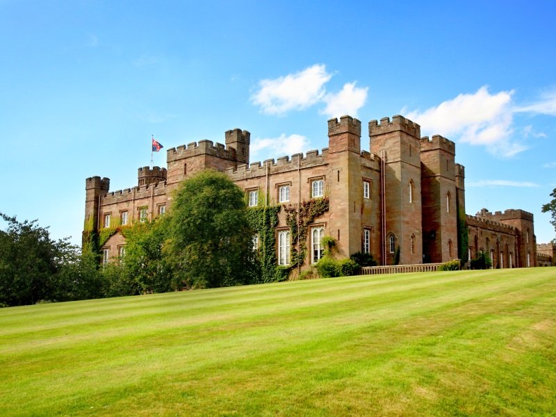 Skotlanti_Scone Palace in Scotland_800X600