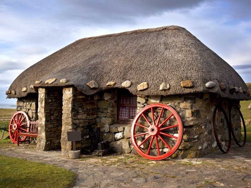 Skotlanti_Thatched Cottages, Isle of Skye_800X600