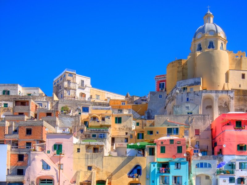 Napoli_Procida, beautiful island in the mediterranean sea_800x600