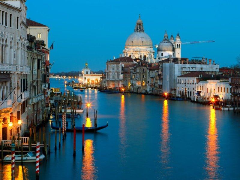 Venetsia_Grand canal and The Basilica of St Mary of Health_800x600