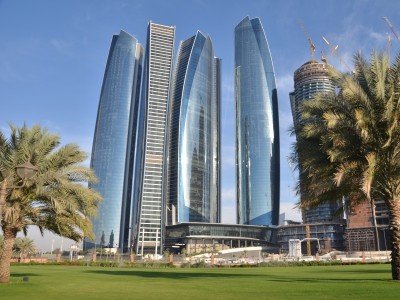 Dubai_Skyscrapers in Abu Dhabi, United Arab Emirates_800x600