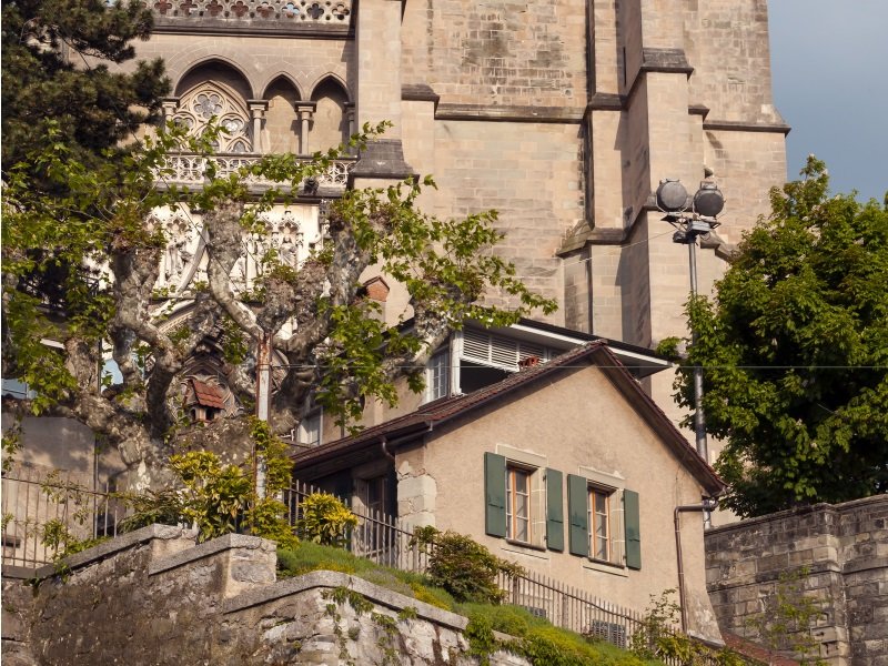 Sveitsi_cathedral of Lausanne_800X600