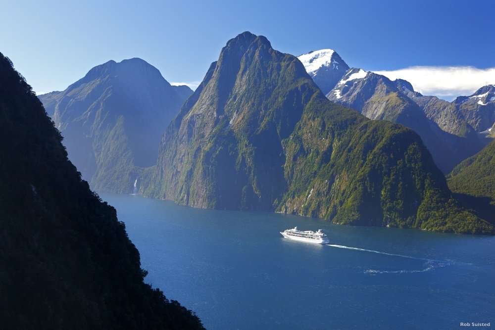 AS46-Milford-Sound-Fiordland-Rob-Suisted