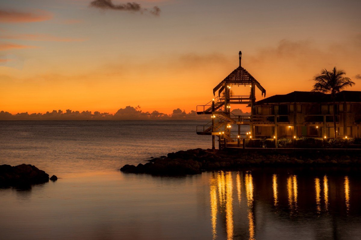 Curacao_sunset_avila_beach_hotel_5c12bae890f1f